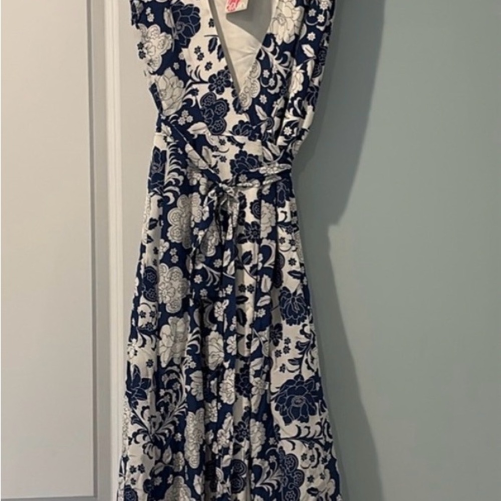 Boden dress NWT silk wrap dress Blue Floral V-Neck Midi Dress, summer stunner! - Picture 9 of 9